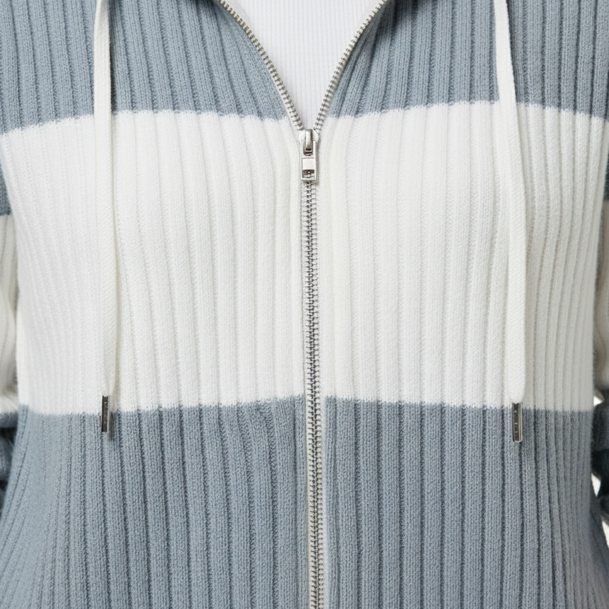 Damska bluza typu color-block zapinana na zamek