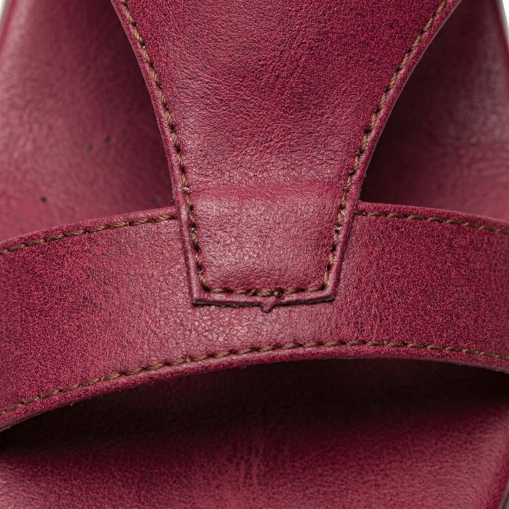 Codzienne sandały – wsuwane z elastycznym paskiem, minimalistyczny styl, subtelny koturn