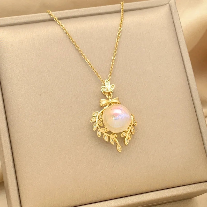 Zircon Inlaid Golden Butterfly Pendant Double Layer Necklace Women's Personality Fashion Necklace Wedding Jewelry Birthday Gifts