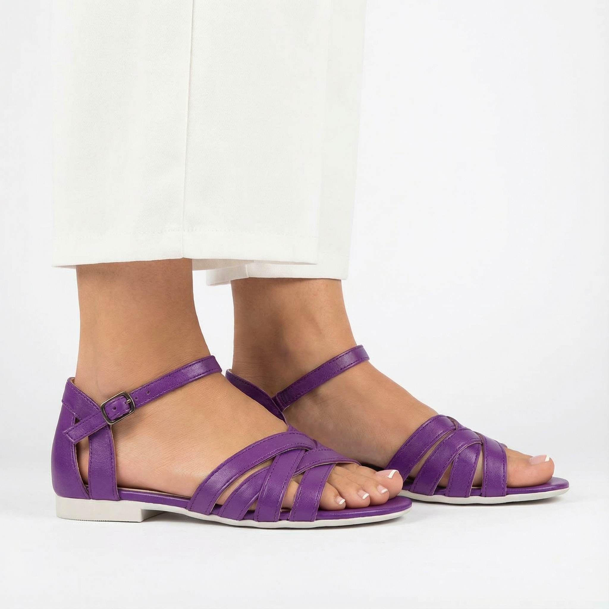 Damskie płaskie sandały na paskach