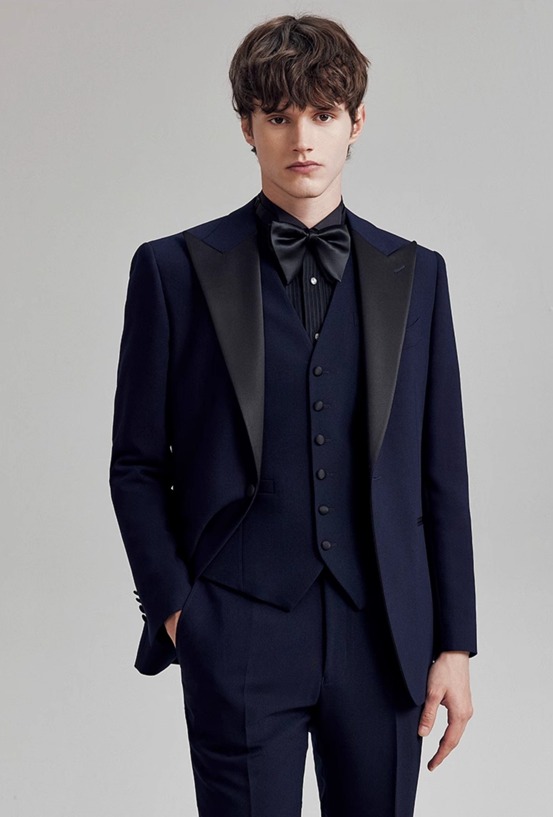 Peak Lapel Single Breasted Wedding 3 Piece Suit Blazer Vest Trousers
